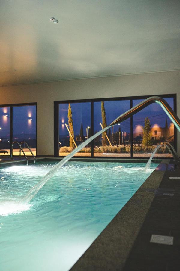 Mw Douro Wine & Spa Santa Marta de Penaguião Exterior photo The swimming pool at the hotel